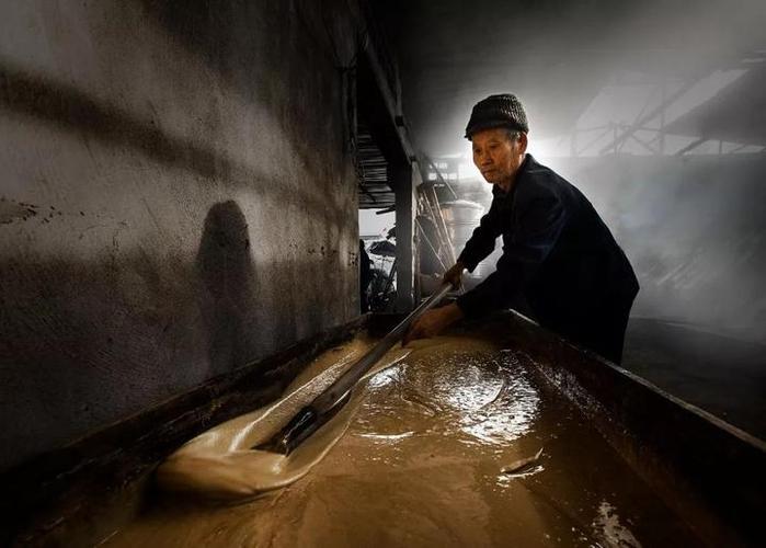 義烏江邊,適宜糖料作物甘蔗生長,義烏人便在江邊大量種植甘蔗.